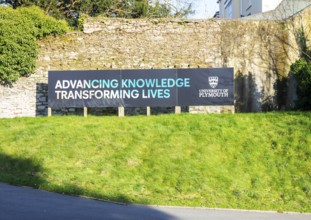 Advancing Knowledge Transforming Lives, University of Plymouth sign, Plymouth, Devon, England, UK