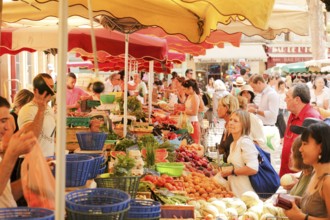 Market in Aix-en-Provence, Bouches-du-Rhone, Provence, France