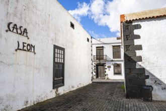 Typical white houses with wooden doors and windows, Teguise, Lanzarote, Canary Islands, Spain