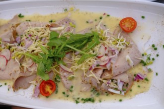 Bayerisches Vitello Tonnato mot Weissbiersud, food, Klostergasthof Maria Eck, bei Siegsdorf,