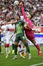 Penalty area scene, goal area scene Goalkeeper Alexander Nübel VfB Stuttgart (33) against Moritz
