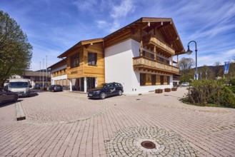 Town hall, commercial buildings, alpine buildings, roofing, balcony, building material wood,