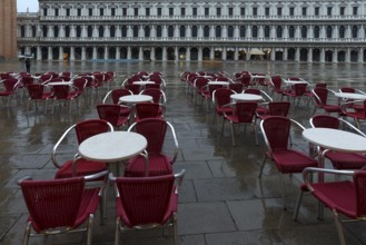 Empty St. Mark's Square with Old Procuration arcades, 16th century, St. Mark's Square early in the