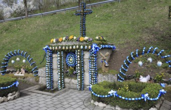 Easter fountain in Tiefenpölz, Markt Heiligenstadt, Franconian Switzerland, Bamberg district, Upper