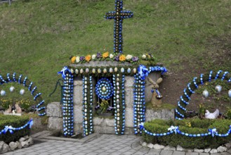 Easter fountain in Tiefenpölz, Heiligenstadt market, Franconian Switzerland, Bamberg district,
