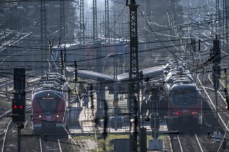 Regionalbahnhof Duisburg-Rheinhausen, regional trains to and from Duisburg main station, heading