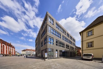 Volksbank Raiffeisenbank Würzburg eG, Würzburg-Forum branch, commercial building, modern