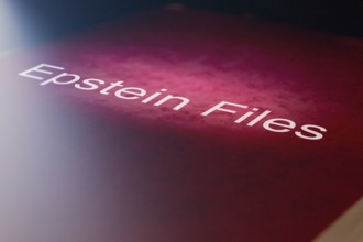Symbolic image Eptstein-Files: Corner folder with (digitally added) text EPSTEIN FILES