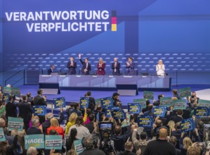 38th Federal Party Conference of the CDU in Stuttgart. Applause for Manuel Hagel after his speech.