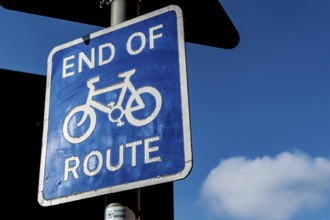 Oxford, England, UK. February 6th 2020 End of the Cycle Route Sign, Botley road, Oxford City center