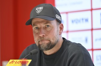 Press conference coach Sebastian Hoeness VfB Stuttgart portrait dissatisfied sour disappointed