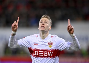 Goal celebration Chris Fuehrich VfB Stuttgart (10) Gesture Gesture towards the sky Soccer