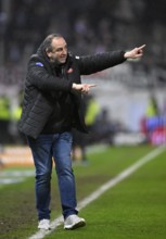 Coach Coach Frank Schmidt 1. FC Heidenheim 1846 FCH on the sidelines gesture gesture soccer