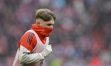 Warm-up Training Lennart Karl Bayern Munich FCB (42) portrait Rain, Football Bundesliga, Allianz