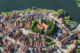 Mölln, old town, old town center, architecture, trees, building, Christianity, St. Nicholas church,