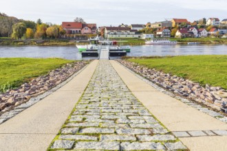 Elbe ferry between Diesbar-Seußlitz and Niederlommatzsch, Diesbar-Seußlitz ferry terminal, Saxony,