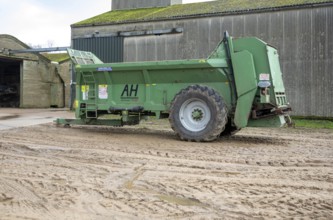 Agri-Hire Challenger 11 SD, specialized spinning disc muck spreader manufactured by Agri-Hire Ltd
