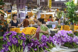 Bangkok, Thailand. March 2rd 2025. Thai workers and customers inside Pak Khlong Talat-Bangkok