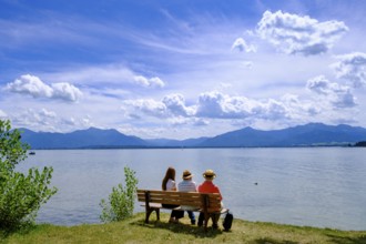 Seniors, family, couple on a rest area, Fraueninsel, Chiemsee, Chiemgau, Upper Bavaria, Bavaria,