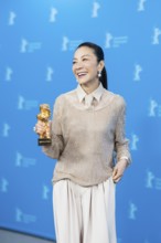 Michelle Yeoh with the Golden Bear at the photo call at the Hyatt Hotel Berlin on 13.02.2026. The