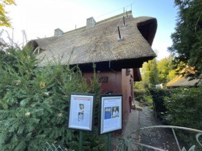 Künstlerdorf and Baltic resort Ahrenshoop, Künstlerhaus Schreyer, architecture, tradition, houses