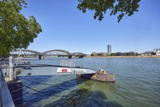 Pier, gangway, Cologne-Düsseldorfer Deutsche Rheinschiffahrt GmbH, Rhine river, MaxCologne