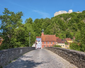 The historic old town with castle ruins, parish church of St. Michael and Steinerner Brücke,
