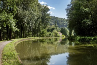 Beautiful landscape view of the Canal Bourgogne, the Burgundy Canal between Pouilly-en-Auxois and