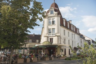 Dole, France. September 20th 2024 The 2nd Northwich Avenue Pub, Dole, France. Beside the River