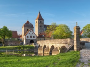 Ornbau im Altmühltal in the evening light, medieval stone bridge over the river Altmühl, Altmühl