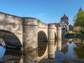 Ornbau im Altmühltal in morning light, medieval stone bridge over the river Altmühl, Altmühl bridge