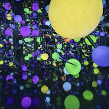 Immersive art installation Infinity Room, colorful polka dots, dots, spheres, Japanese artist Yayoi