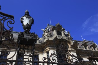Romania, capital Bucharest, Bucuresti, roof decorations on the Cantacuzino Palace, the George