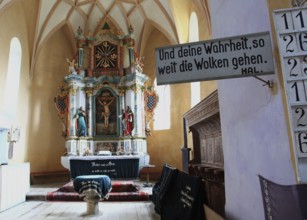 Altar in the fortified church of Valea Viilo, German wormhole, is a municipality in Sibiu district
