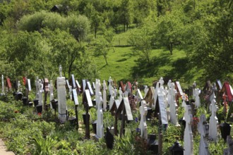 Cemetery at Biserica Sfantul Ierarh Nicolael, Saint Nicholas Church, Bradulet Municipality, Arges