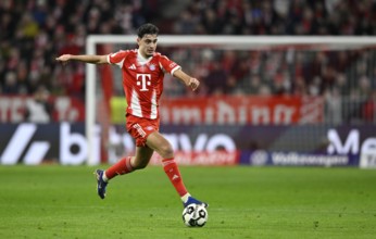 Aleksandar Pavlovic FC Bayern Munich FCB (45) Action on the ball Football Bundesliga, DFB Cup,