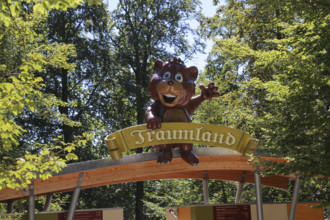 Amusement park Traumland auf der Bärenhöhle, amusement park in Sonnenbühl, entrance, sign, figure,