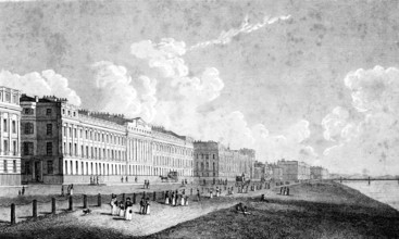 Grand Terrace, Brighton, England, wide promenade along the coast, many walkers, strolling, lawn,