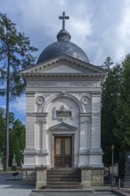 Mausoleum of the Polish entrepreneurial family J. A. Baczewski, Lützenhofer cemetery Lychakivsky