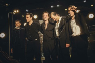 Singer Ben Hartmann and pianist Johannes Aue from Billions live on 10 years of cocaine and