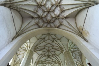 Net vault of the late Gothic three-nave hall church, 15th century, Birthälm fortified church,