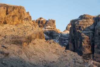 Detail, rocks and mountain peaks of the Brenta Mountains, evening mood with alpine glow, Brenta,