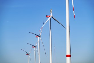 Defective wind turbine, bent rotor blade, in the Bedburg A44n wind farm, in the Garzweiler