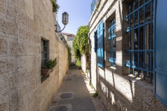 Israel, Jerusalem old narrow streets of Nahlaot historic center with many small synagogues