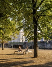 Summer lifestyle, tourists and passers-by in the pleasure garden in Berlin-Mitte, Berlin, Germany