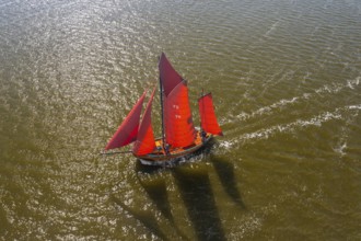 Zeesenboot, Zeesboot, Zeeskahn, traditional wooden wide-hulled sailing boat, Haffboot in