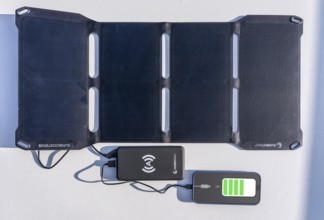 Solar module for charging power banks, mobile phones, small, transportable, emergency preparedness