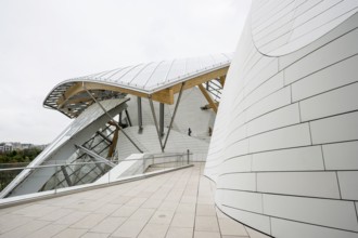 Louis Vuitton Foundation, Museum of Modern Art, architect Frank Gehry, Bois de Bologne, Paris, Île