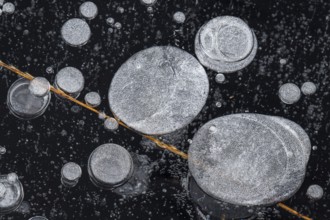 Air pockets in ice, air bubbles, Goldenstedt, Lower Saxony, Germany