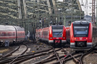 Railway in front of Cologne Central Station, Hohenzollern Bridge across the Rhine, ICE